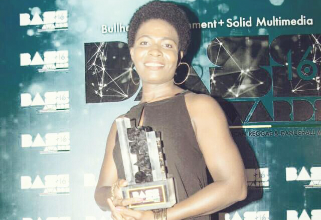  Annette-D with her trophy